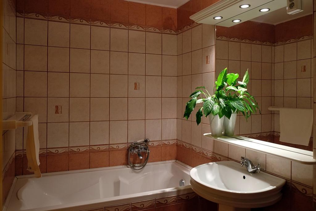 Var-Torony Apartman Gyula Dış mekan fotoğraf