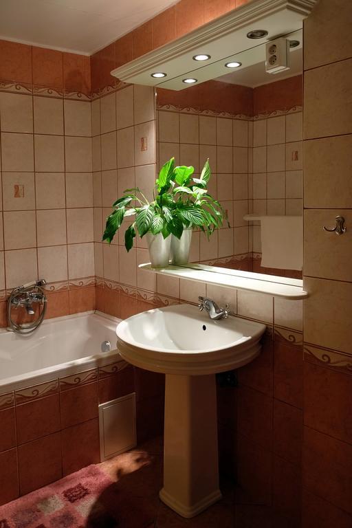 Var-Torony Apartman Gyula Dış mekan fotoğraf