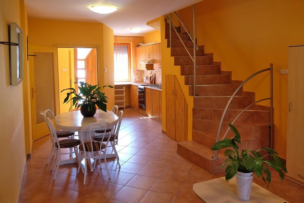 Var-Torony Apartman Gyula Dış mekan fotoğraf